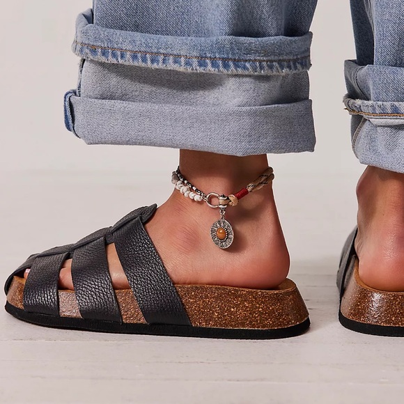 INTENTIONALLY BLANK Raft Fisherman Sandal Black New - Picture 3 of 16